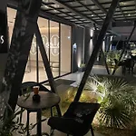 Lavris City Suites