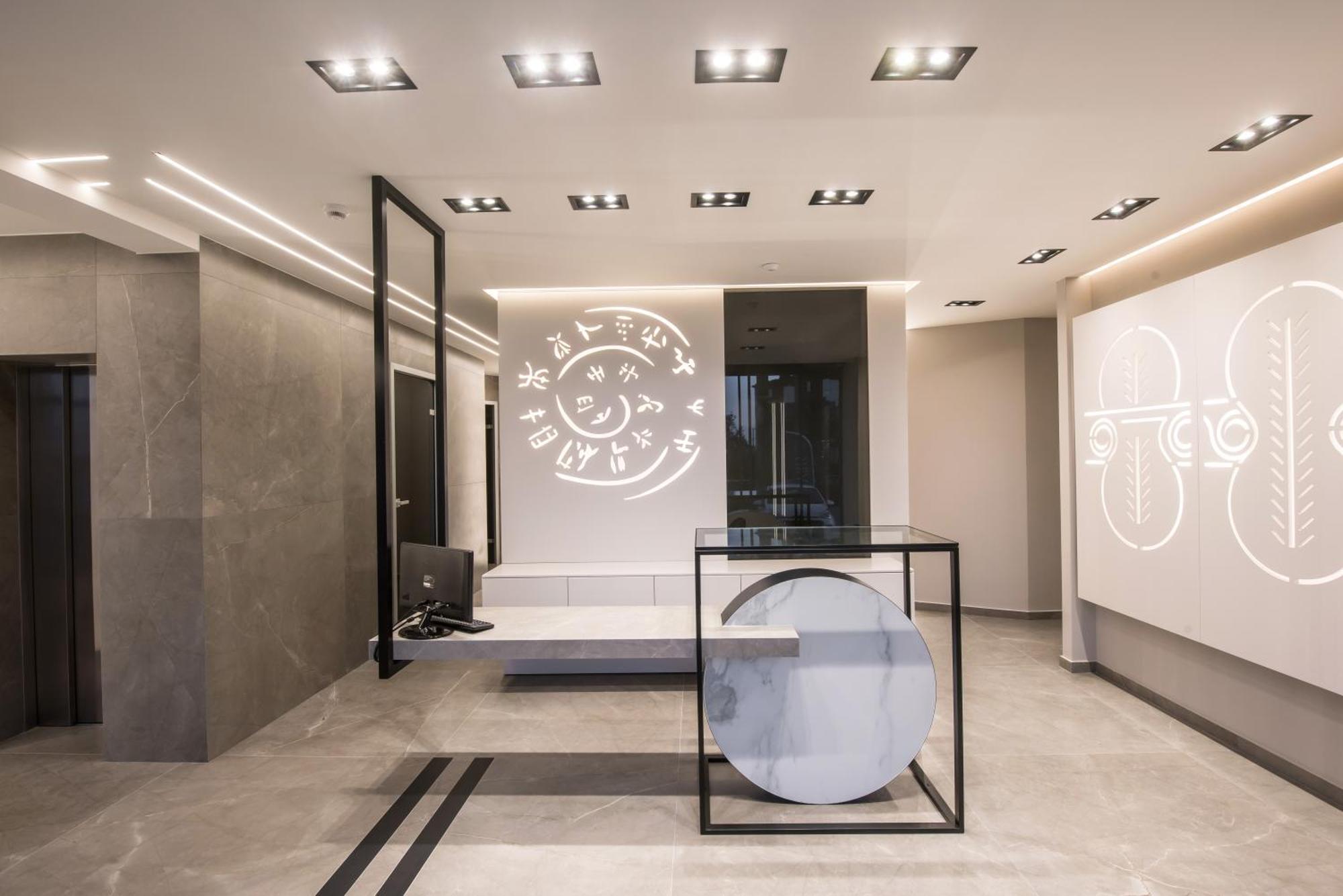 Lavris Aparthotel 3*